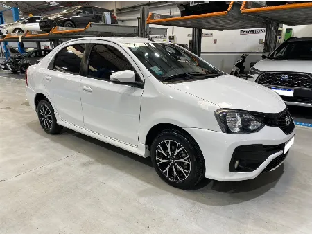 YARIS XLS SEDAN 2021- imgN°1