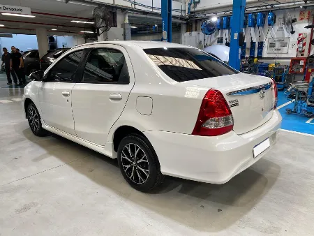 YARIS XLS SEDAN 2021- imgN°3