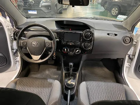 YARIS XLS SEDAN 2021- imgN°4