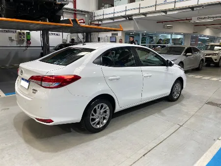 YARIS XLS SEDAN 2022- imgN°1