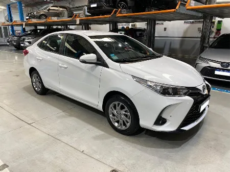 YARIS XLS SEDAN 2022- imgN°4
